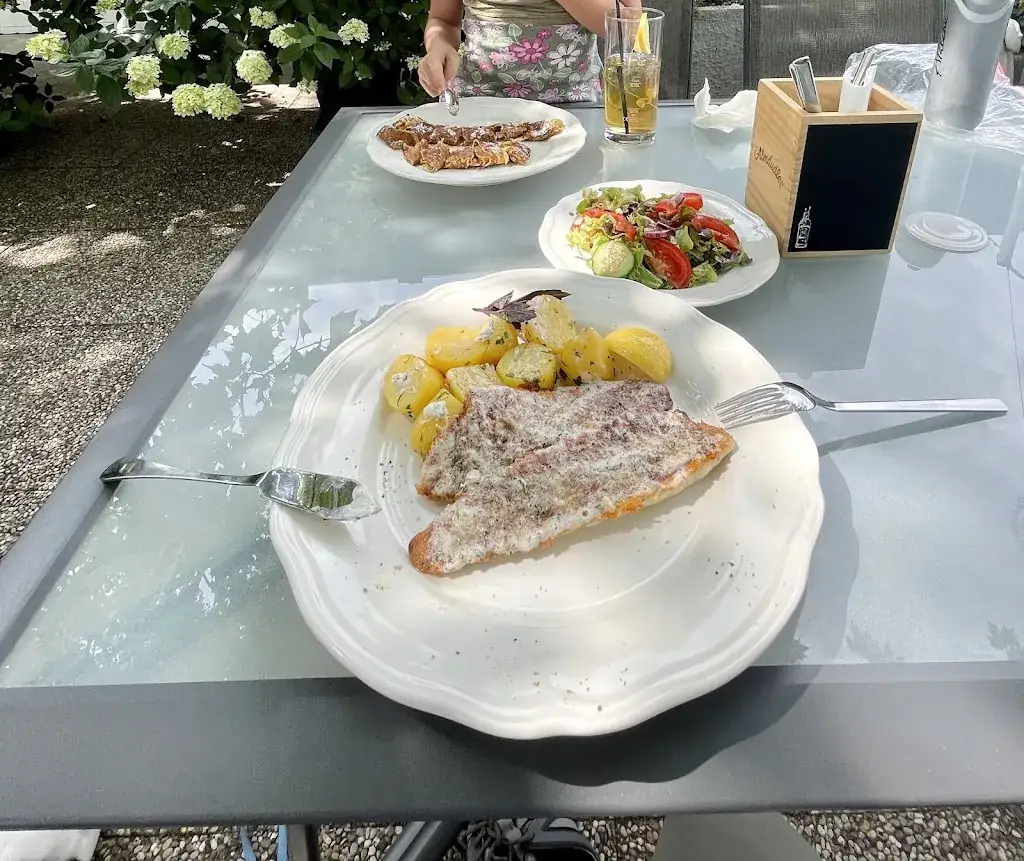 Matúš Kapusta_Restaurant * Cafe Janak_Ebenthal_avis