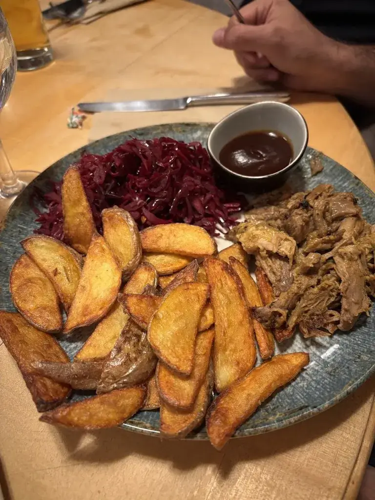 Ivan Titkov_A casa da mamma_Sölden_reseña