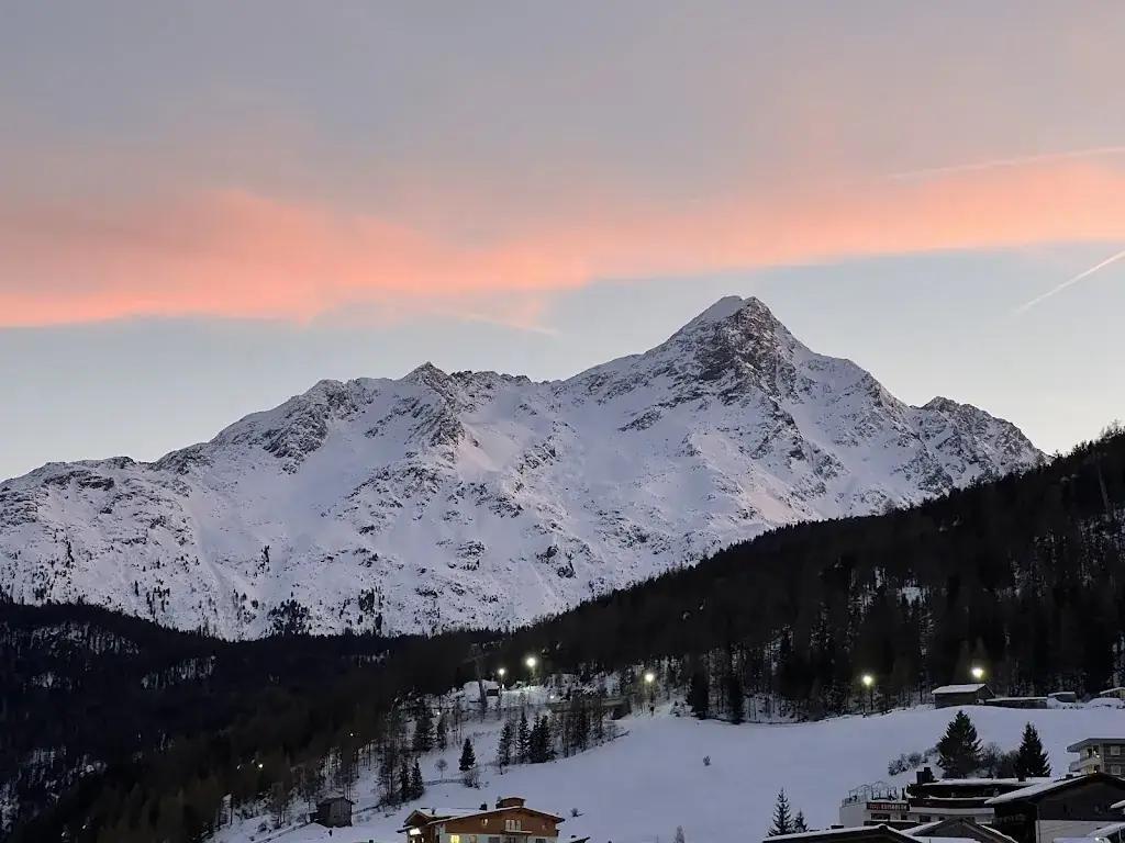 Ed Tomasi_Alpengasthof Grüner_Sölden_avis