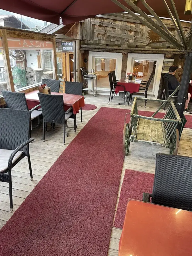 Mark Väljak_Pizzeria Atiks_Sölden_recensione