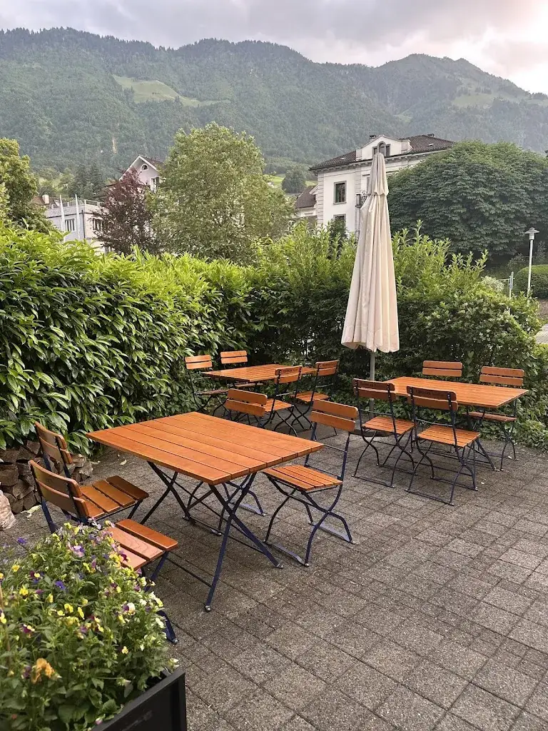 Farah Café & Restaurant_Stans_slider_image_1