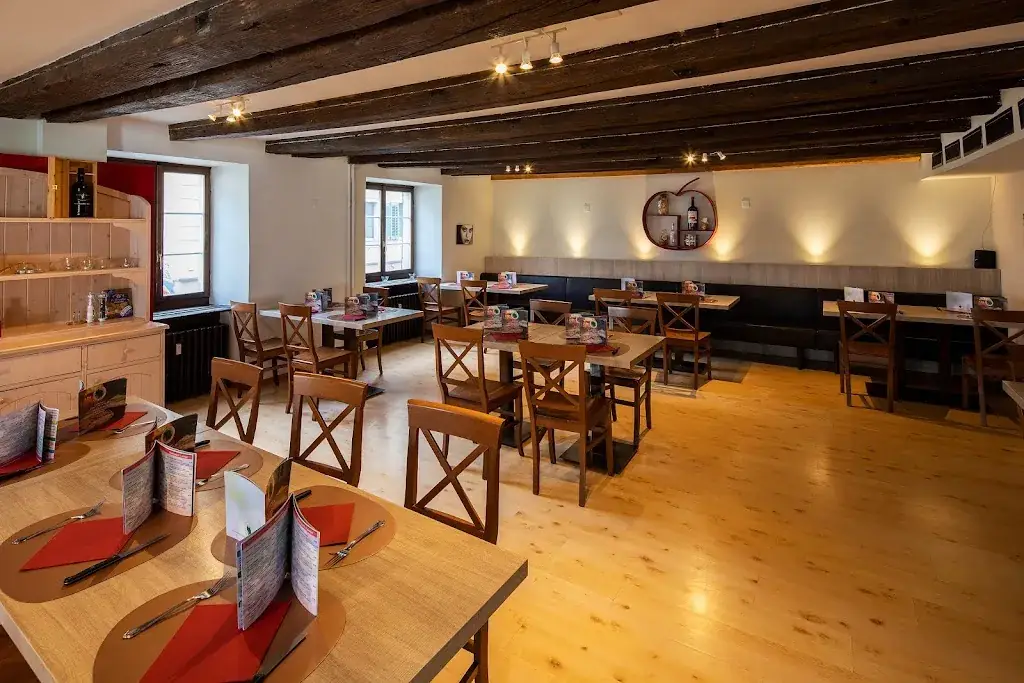 Restaurant - Pizzeria "Der Italiener im Tell" ristorante a Stans