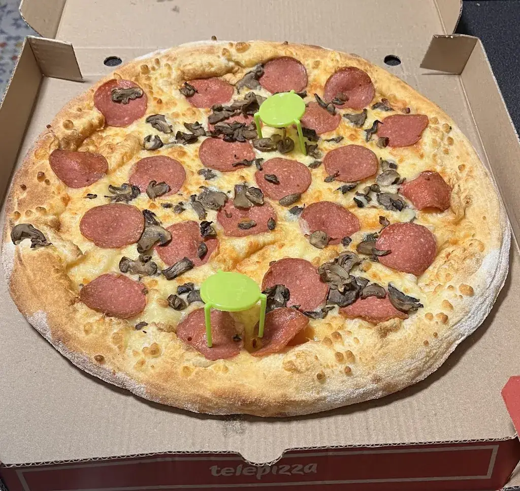 Javier Margadez_Telepizza Vallecas - Comida a domicilio_Stans_recensione