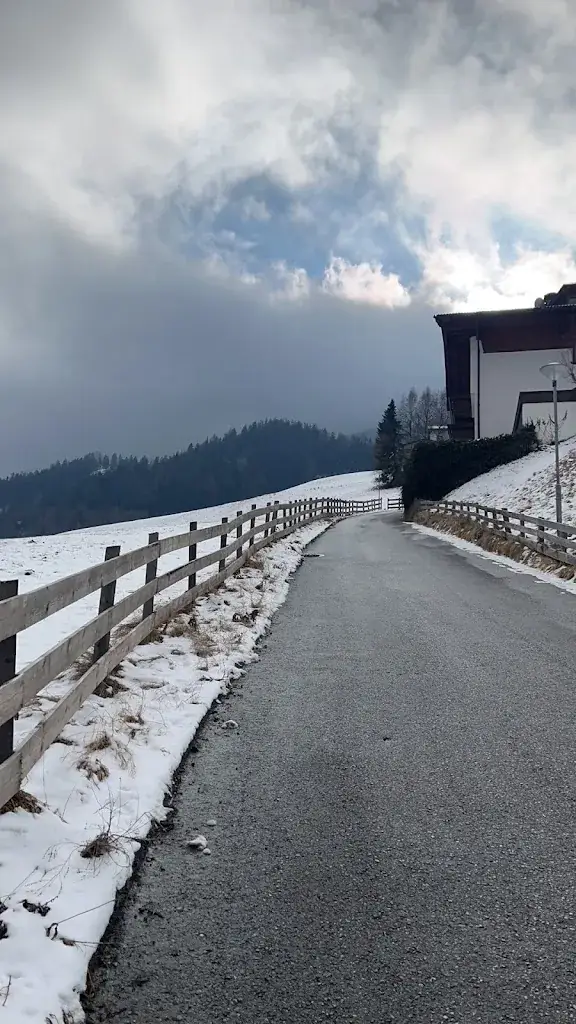 Qiaoling “C Yin” Yin_Gasthof und Pension Schützenwirt Fam Klotz_Steinach am Brenner_avis