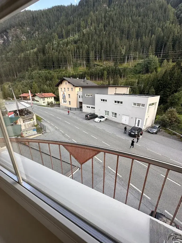 Gasthaus zur Post Restaurant_Strengen_slider_image_2