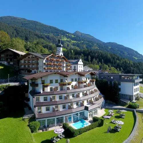 Nidhu_Ferienhotel Hoppet_Stumm_avis