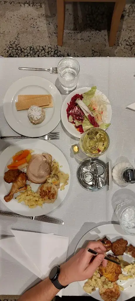 Jan Mraček_Ferienhotel Hoppet_Stumm_avis