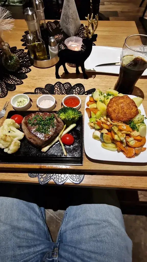 DA GIUSEPPE - trattoria - pizzeria_Thaur_slider_image_2