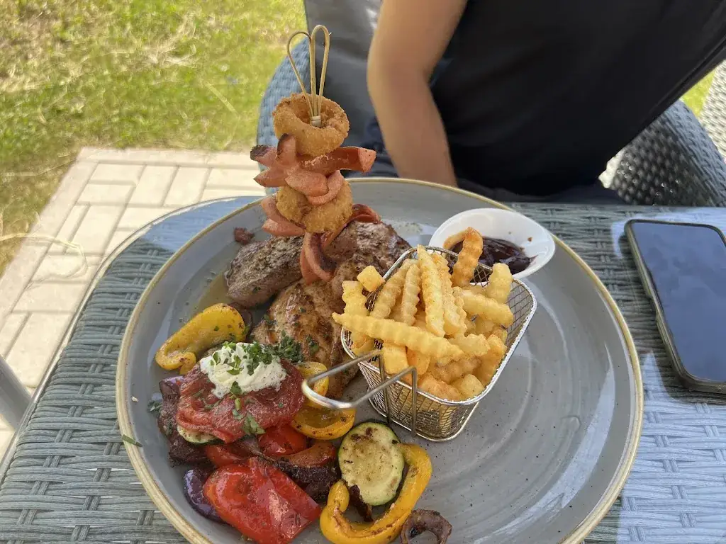 Augustina Bubliauskaite_Liftstüberl Trins_Trins_review