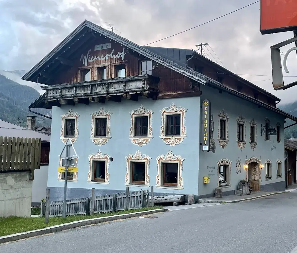 Carl van Ekelenburg_Dibau Trins_Trins_review