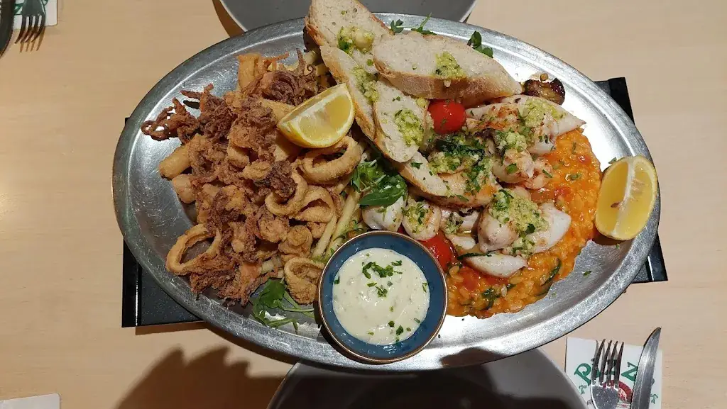 Menu_Pizzeria /Pasta/ Calamari/Carne/ CasaMira Familie Pagitz_Bodensdorf_image_3