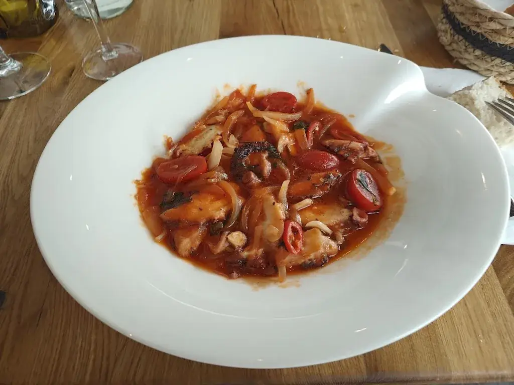 Adrian C_Greek cuisine Maison du meze_Strassen_review