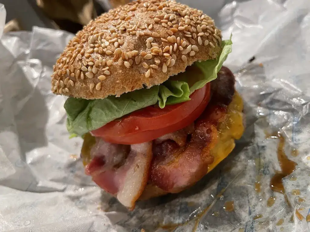 Your Local Guide_LëtzeBurger Strassen_Strassen_recensione