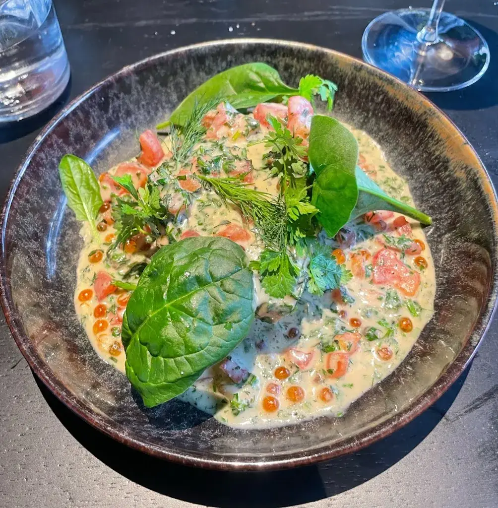 Sarah Wolff_Specto_Strassen_review