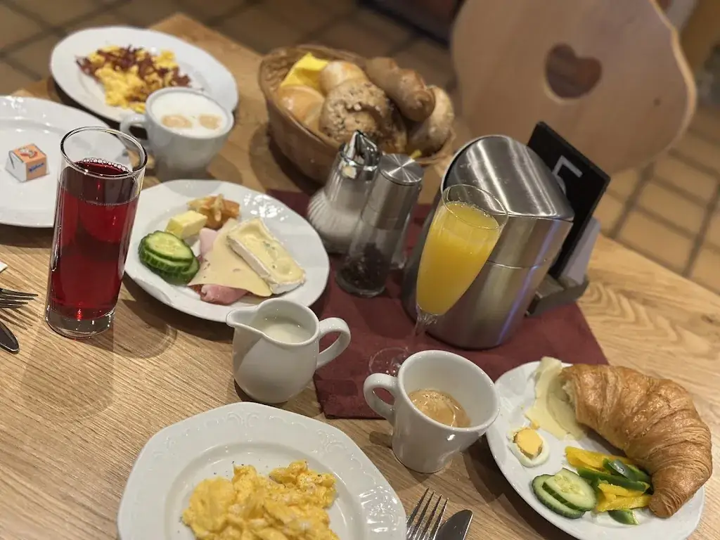 Bratina Ljubo_Restaurant zum Hexenpfandl_Bodensdorf_avis