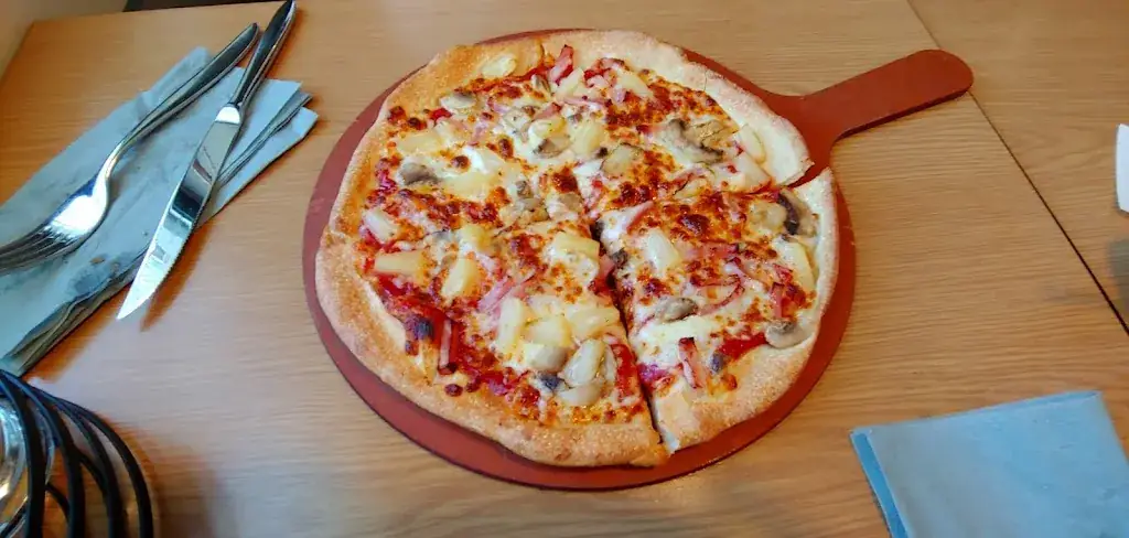 PL Lau_Pizza Hut Strassen_Strassen_review