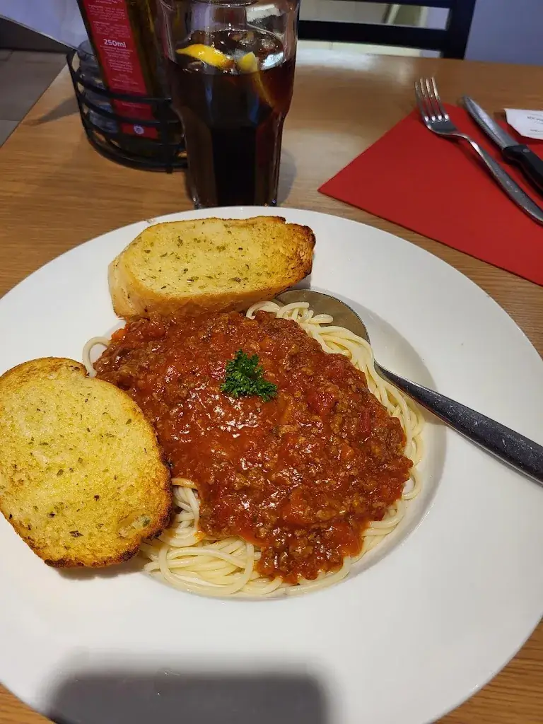 Adrian Krakowski_Pizza Hut Strassen_Strassen_review