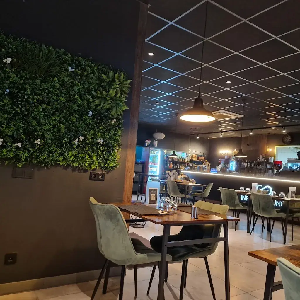 Infinity Strassen_Strassen_slider_image_1