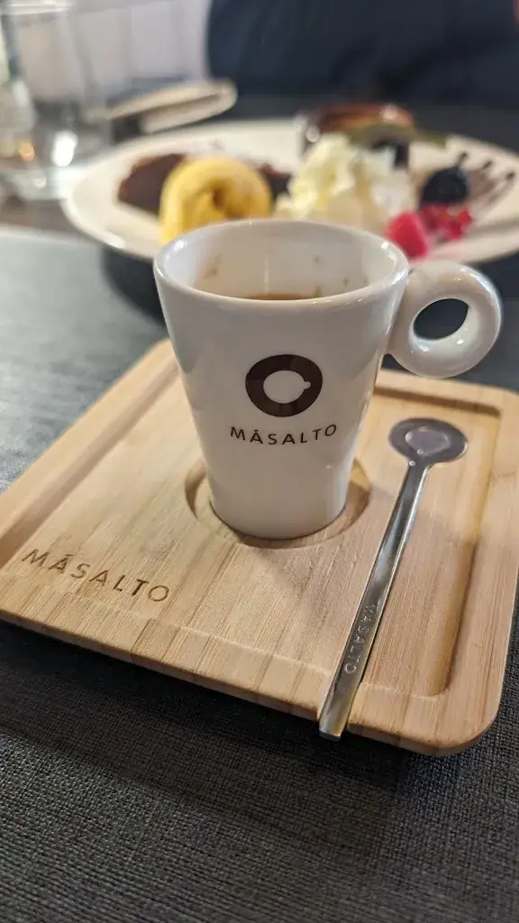 Abrégée des merveilles des Cieux_MEAT ME_Strassen_review