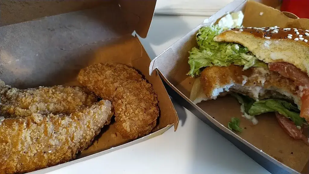 Johnny Lsd_McDonald's_Strassen_avis