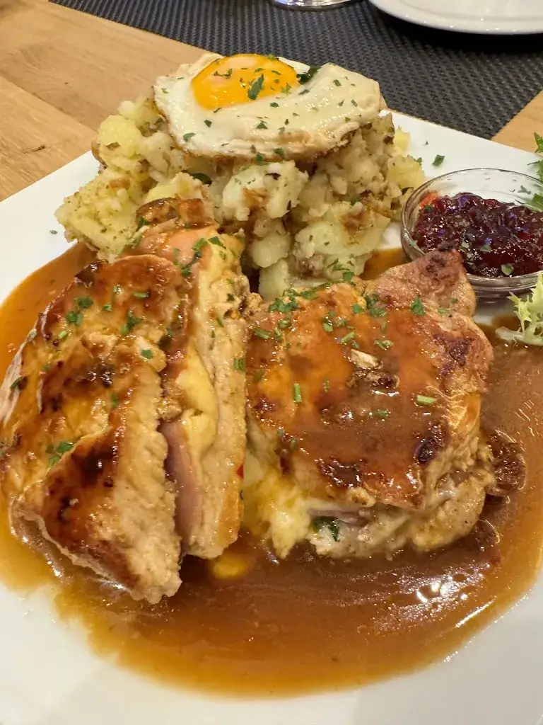 Isabell Sabellek_Erzherzog Zur Gass / Restaurant & Apartement_Uderns_review