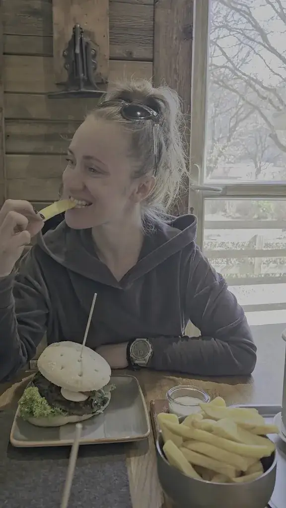 Ötztalerei Café - Burgerbar - Eiswerkstatt_Umhausen_slider_image_2