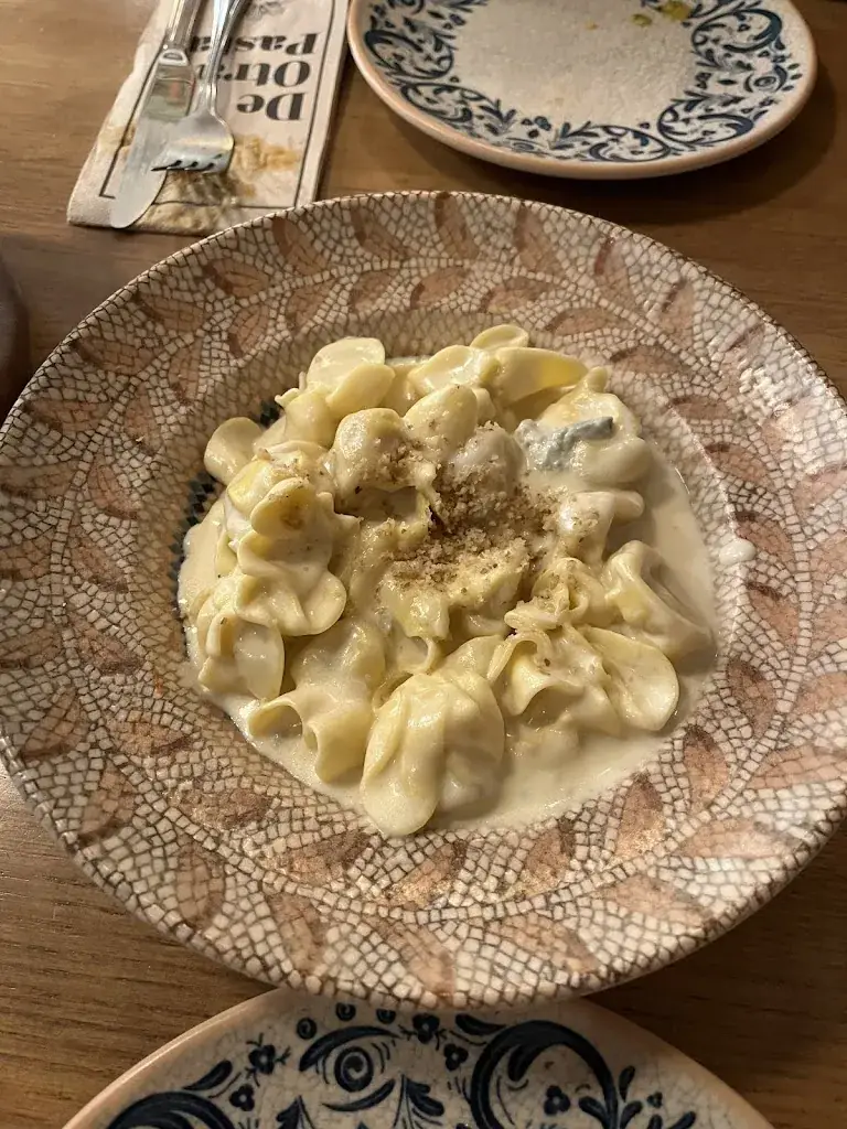 Athena Leung_Bresca_Virgen_recensione