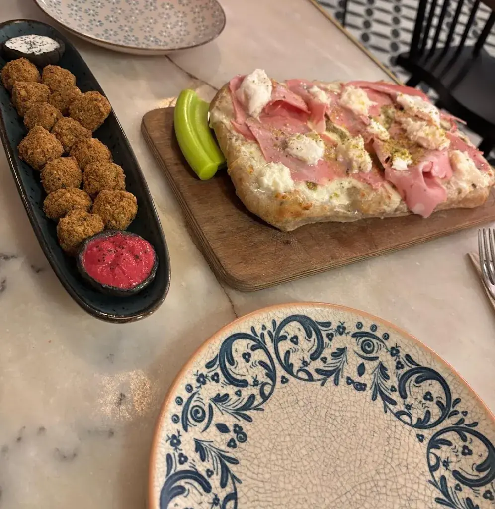 Carla G_Bresca_Virgen_recensione