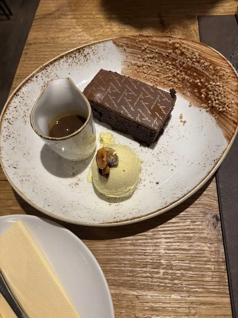 Amelia Short_Swings_Tux_review