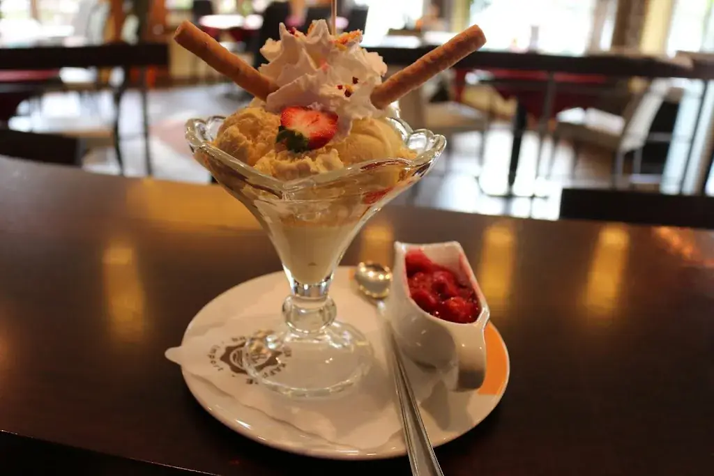 CITY Café-Bar Tux_Tux_slider_image_2