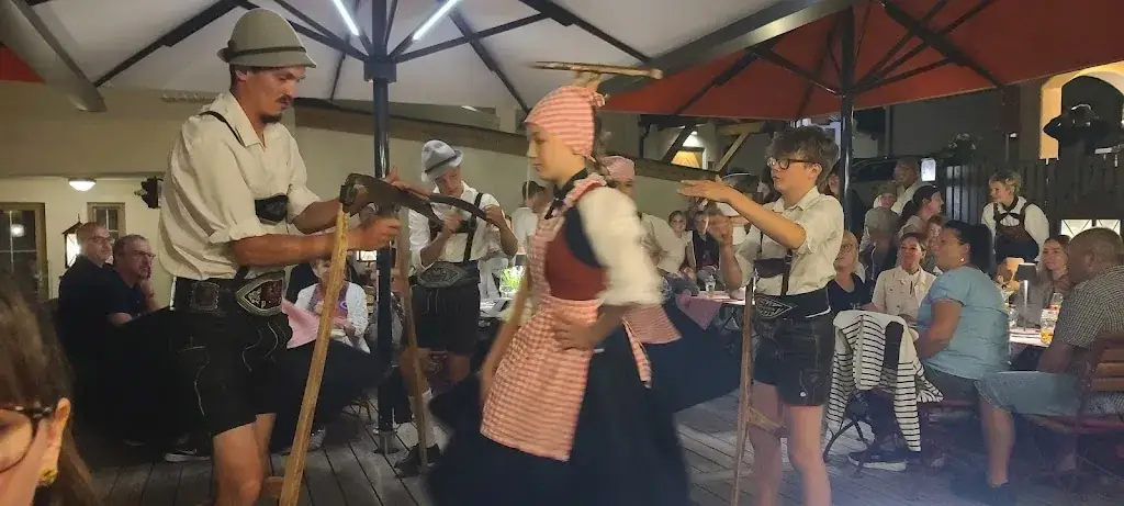 Florian B_Gasthaus & Almbar Bergfriedalm_Tux_recensione