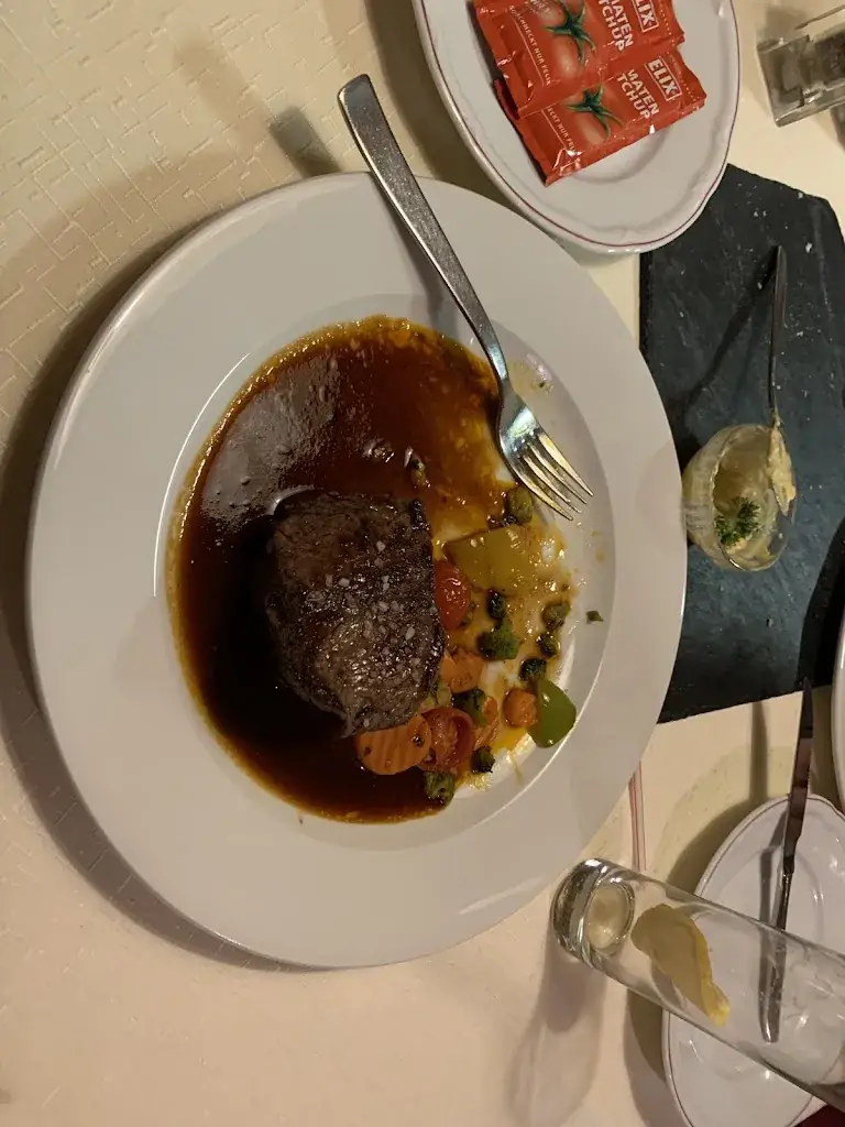 Thomas C._Restaurant Zum Sepp_Tux_review