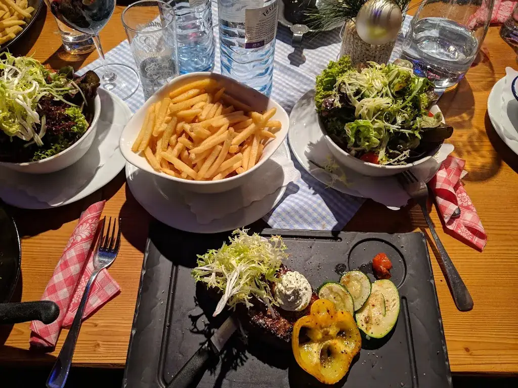 Michał Szura_Kasermandl Tux_Tux_review