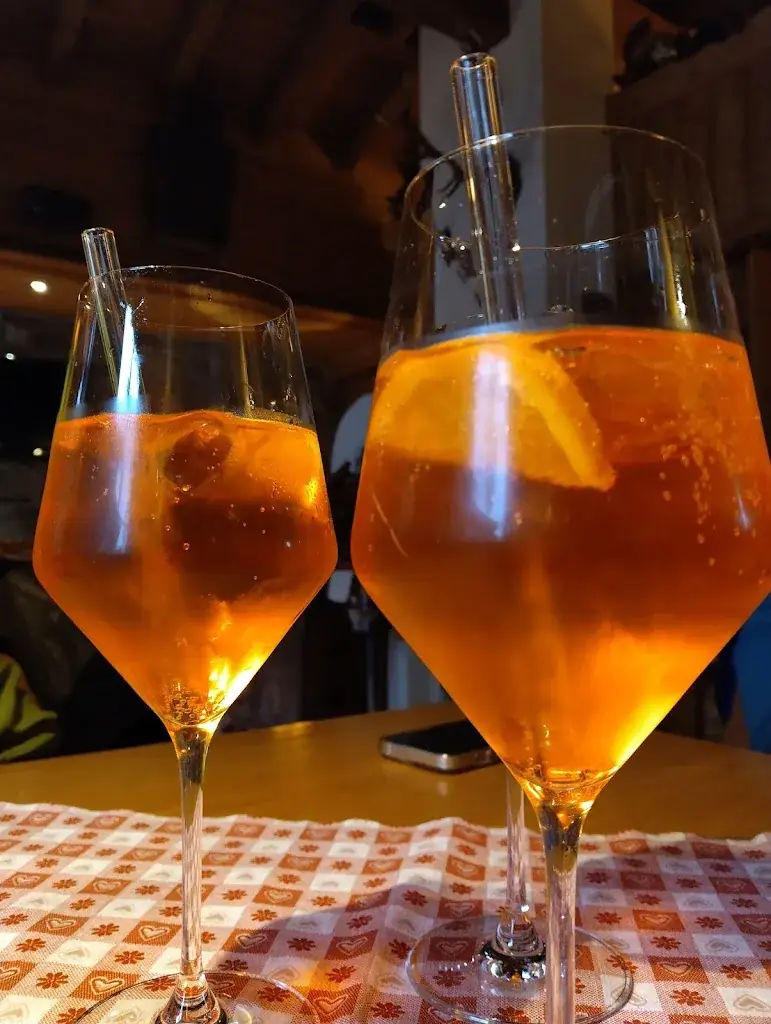 TA Willseinennamennichtnennen_Dorfbar Ratschkathl_Tux_avis