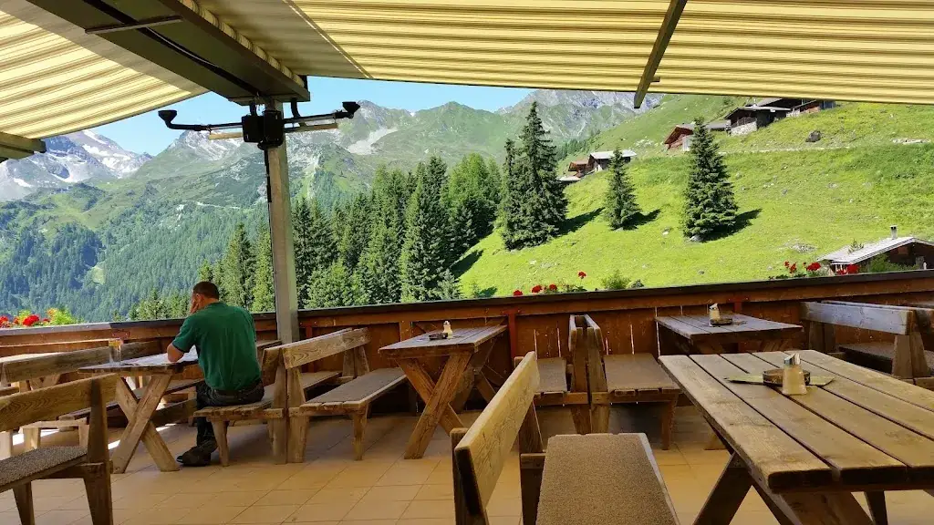 Peter Godfrey_Bichlalm Hintertux_Tux_review