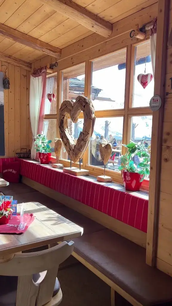 Berggasthaus Eggalm_Tux_slider_image_2