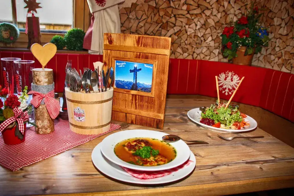 Berggasthaus Eggalm_Tux_slider_image_3