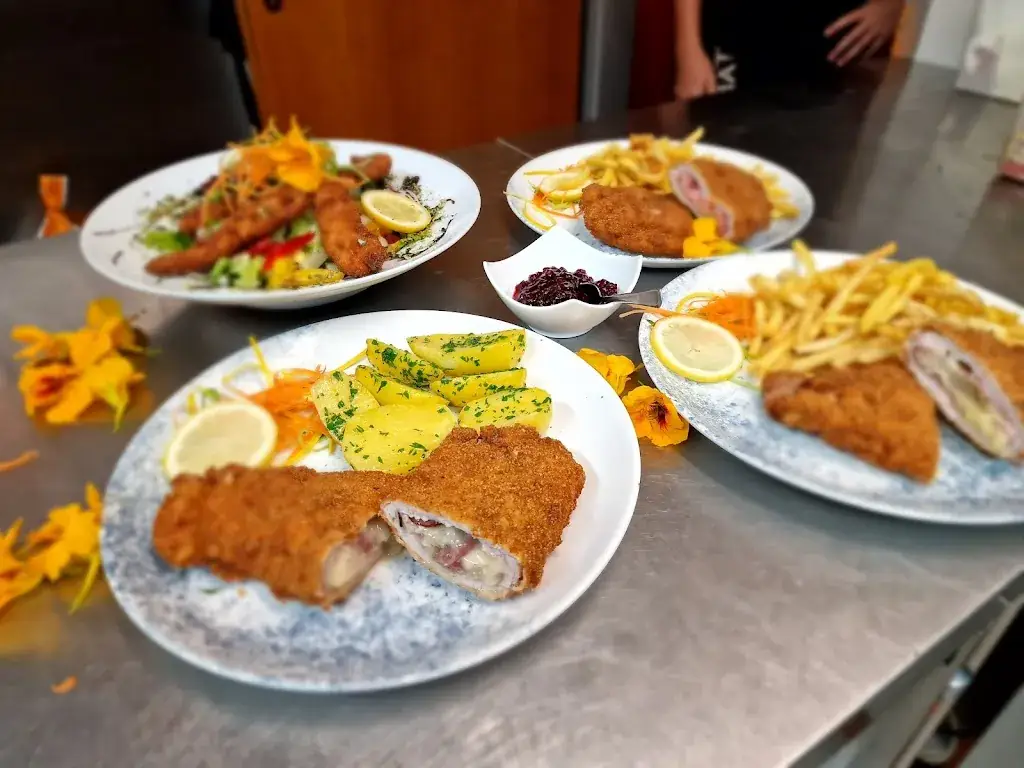 Tamaras Restaurant Edelbrände & Apartment_Bodensdorf_slider_image_2