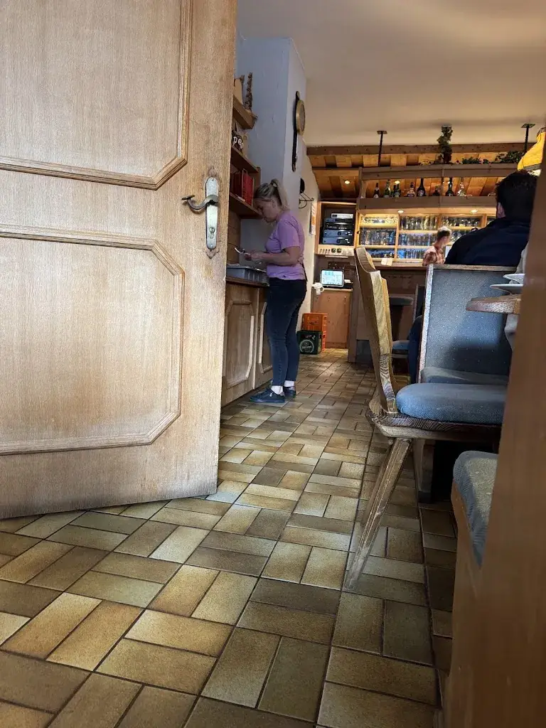 Jarek Terlecki_Junser Gasthäus'l_Tux_avis