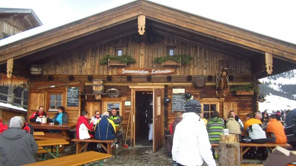 Alisa Perko_Jausenstation Lattenalm_Tux_recensione