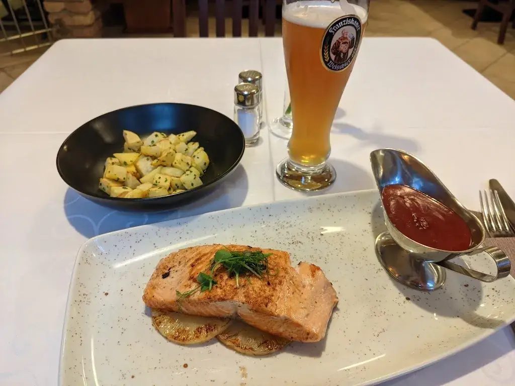 Alessandro Colonna_Restaurant Pizzeria PIAZZA_Tux_avis