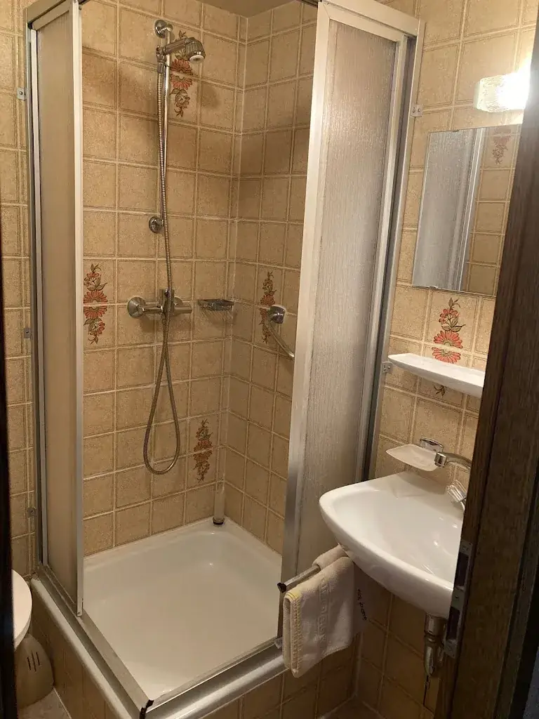 Gasthof RoseZimmerDuWC TV WlanRestaurant_Vorderhornbach_slider_image_3