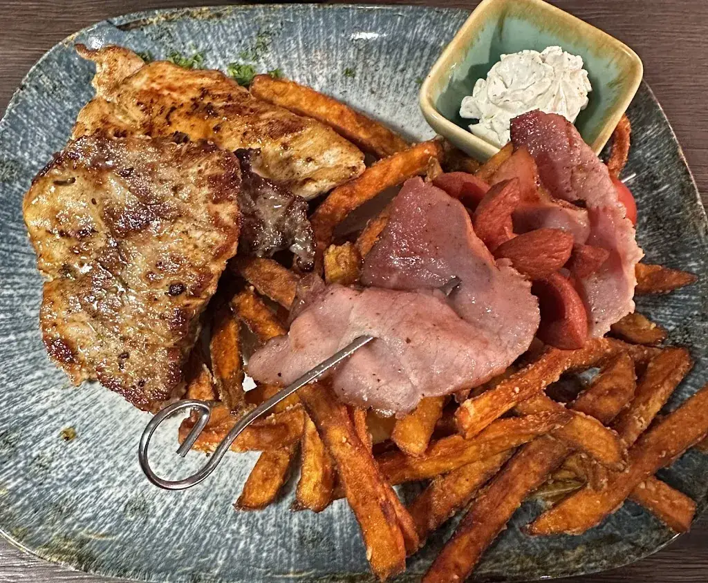 Stefan Sandulescu_VENI'Z Genussküche_Völs_review