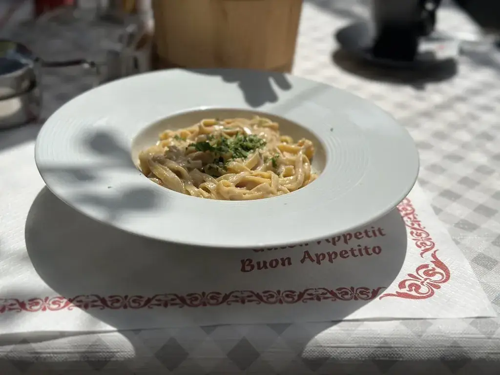 Emma M_Tschafon_Völs_recensione