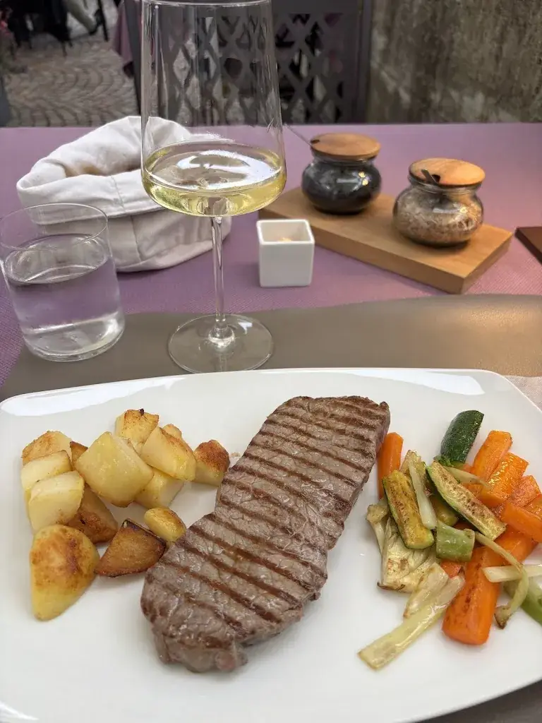 Beau Davies_Binderstube_Völs_review