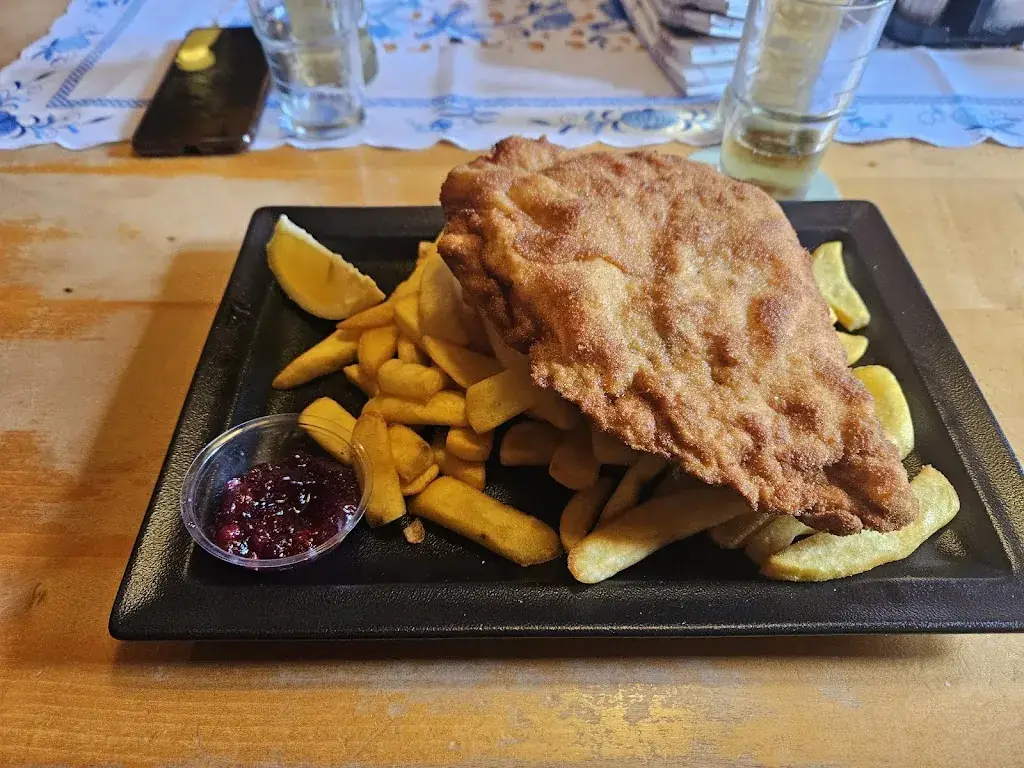 Parsa Hassas_Gasthaus Vögelsberg_Wattenberg_review