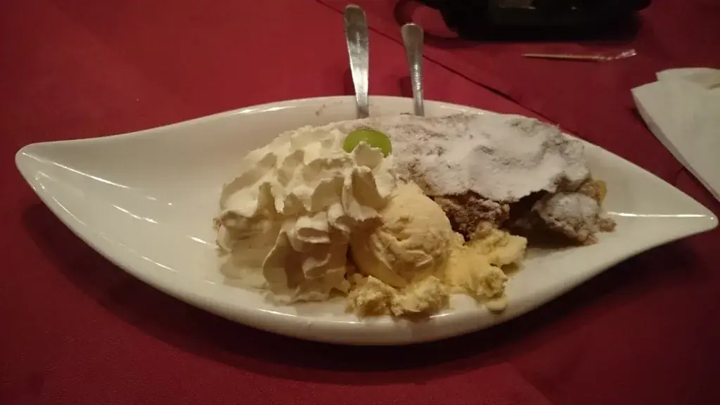 George Racu_Cafe Restaurant Schneidermann Waidring_Waidring_review