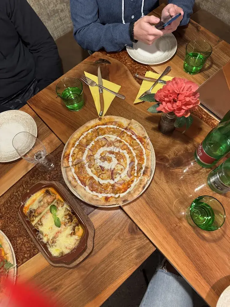 Aubree C._Pizzeria La Strada_Walchsee_recensione