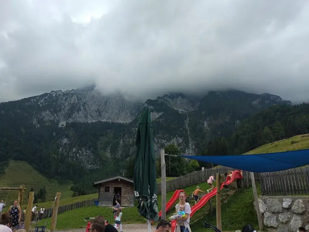 Laszlo Novak_Alpengasthaus Aschinger Alm_Walchsee_review