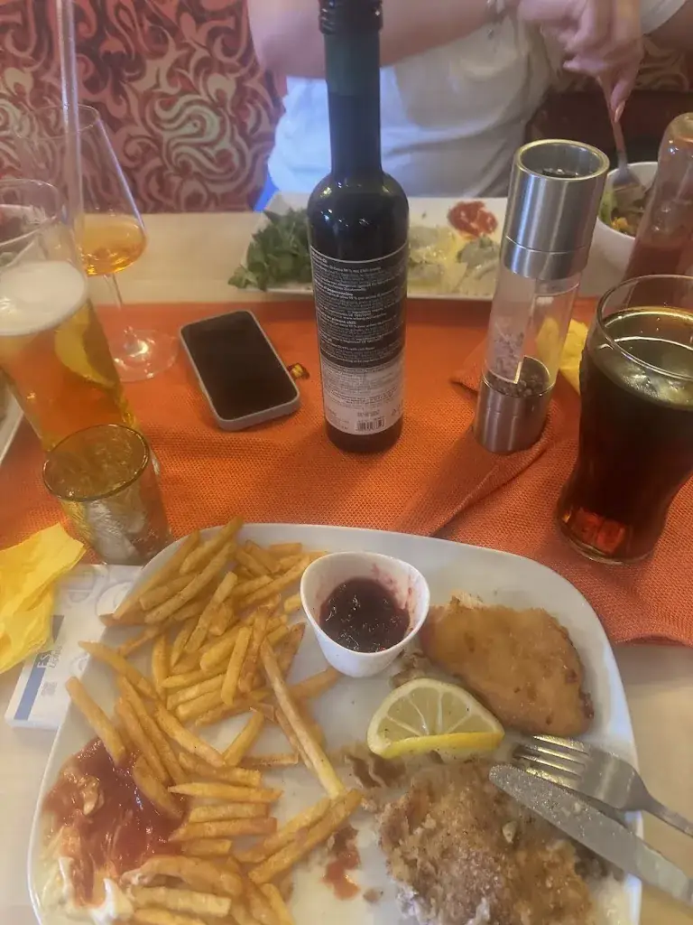 Vera Beliaeva_Restaurant Sommer 3_Weissenbach am Lech_avis